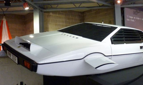 Субмарина Lotus Esprit Агента 007 выставлена на продажу